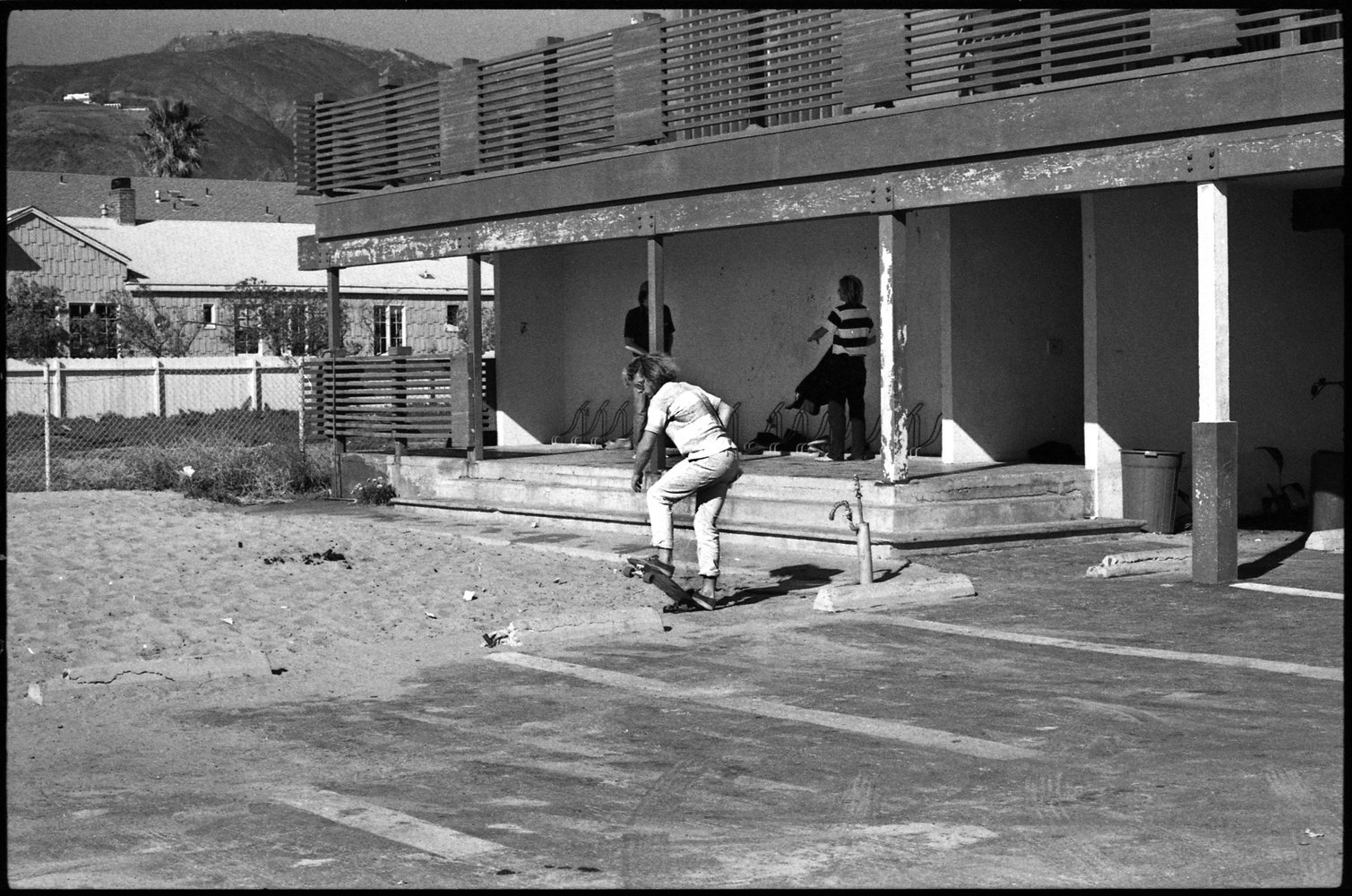 h037.jpg
